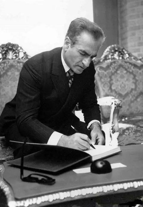 Historical photograph 89